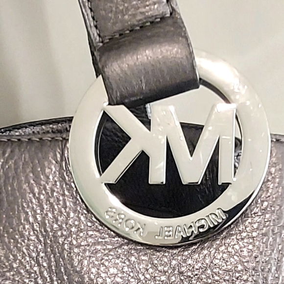 Michael kors ladies silver color bag NWOT - Picture 5 of 6
